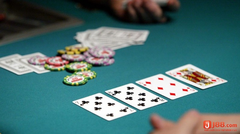 Khi đối thủ không bỏ bài thì việc sử dụng Triple Barrel trong Poker hoàn toàn thất bại.